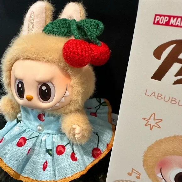 Pop Mart Labubu Dress and hair clip, New - Picture 3 of 3